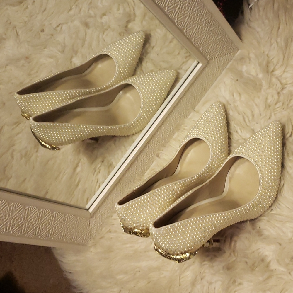 Perl heels